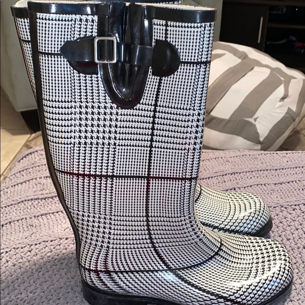 Rain boots